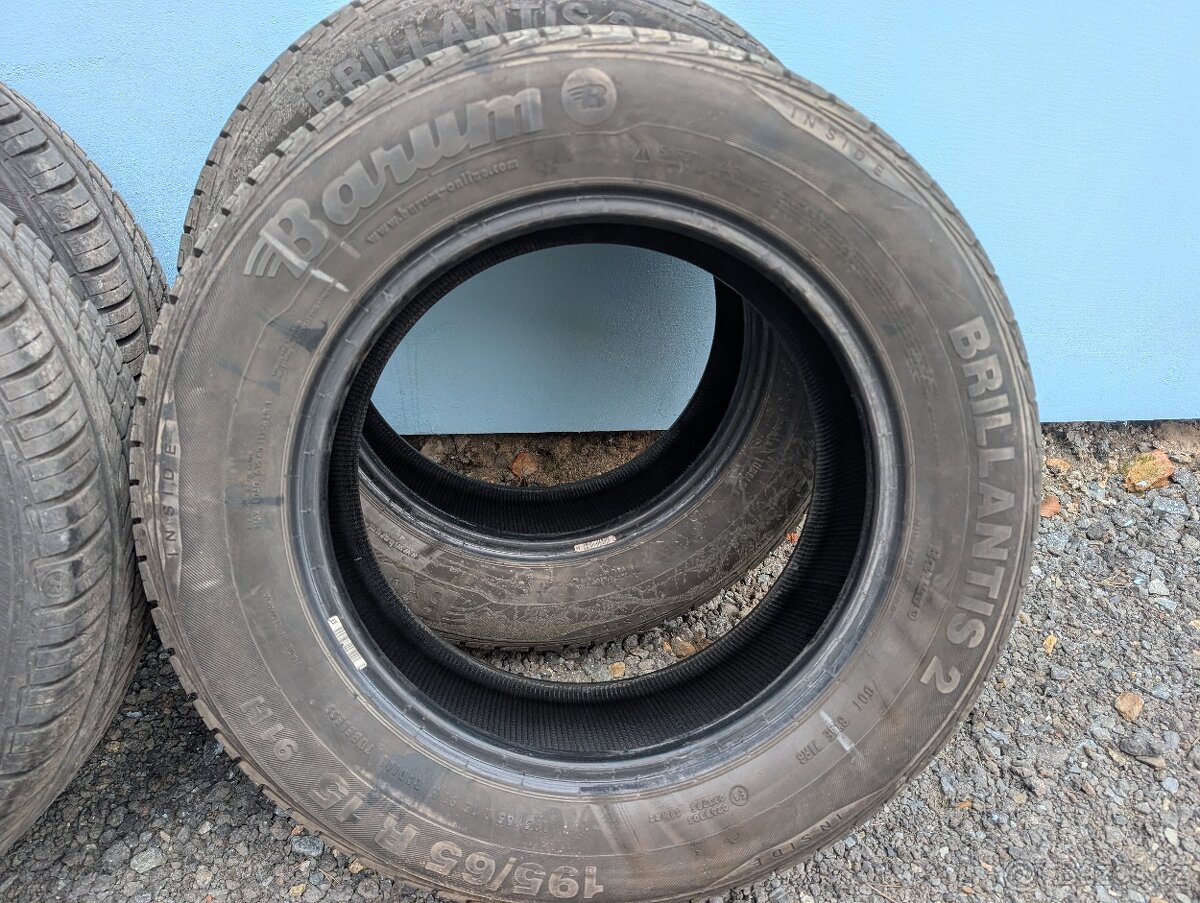 Prodam disky a 2 sady pneu Skoda Octavia 2 - 8