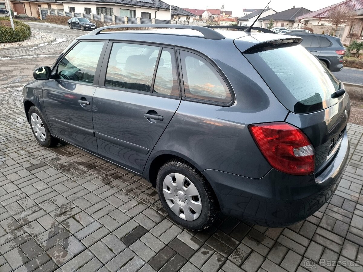 Fabia 2009 - 1.2i 51kw kombi nehavarované - 8