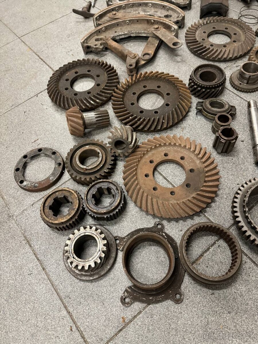 TATRA 87 náhradní díly - 8