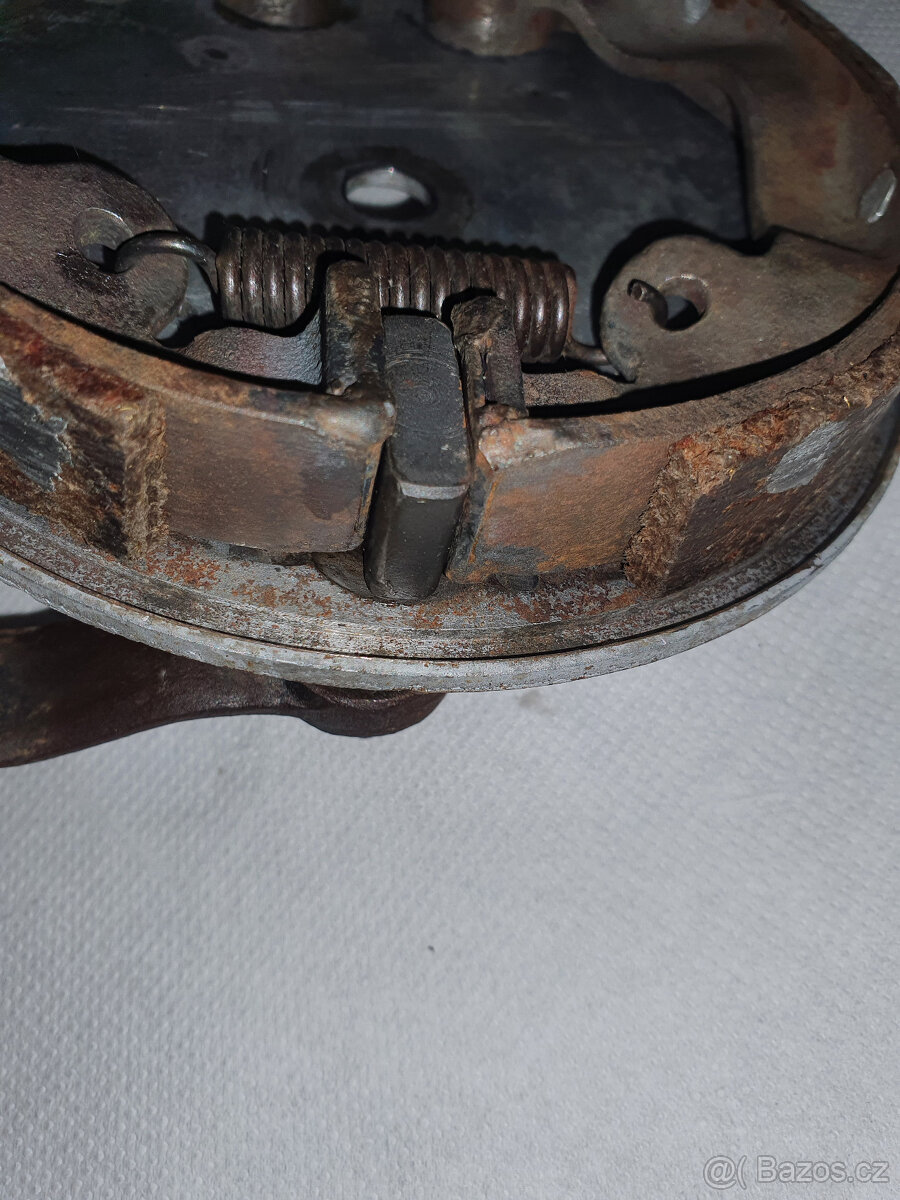 Brzdové štíty ČZ 175, 250 - 8