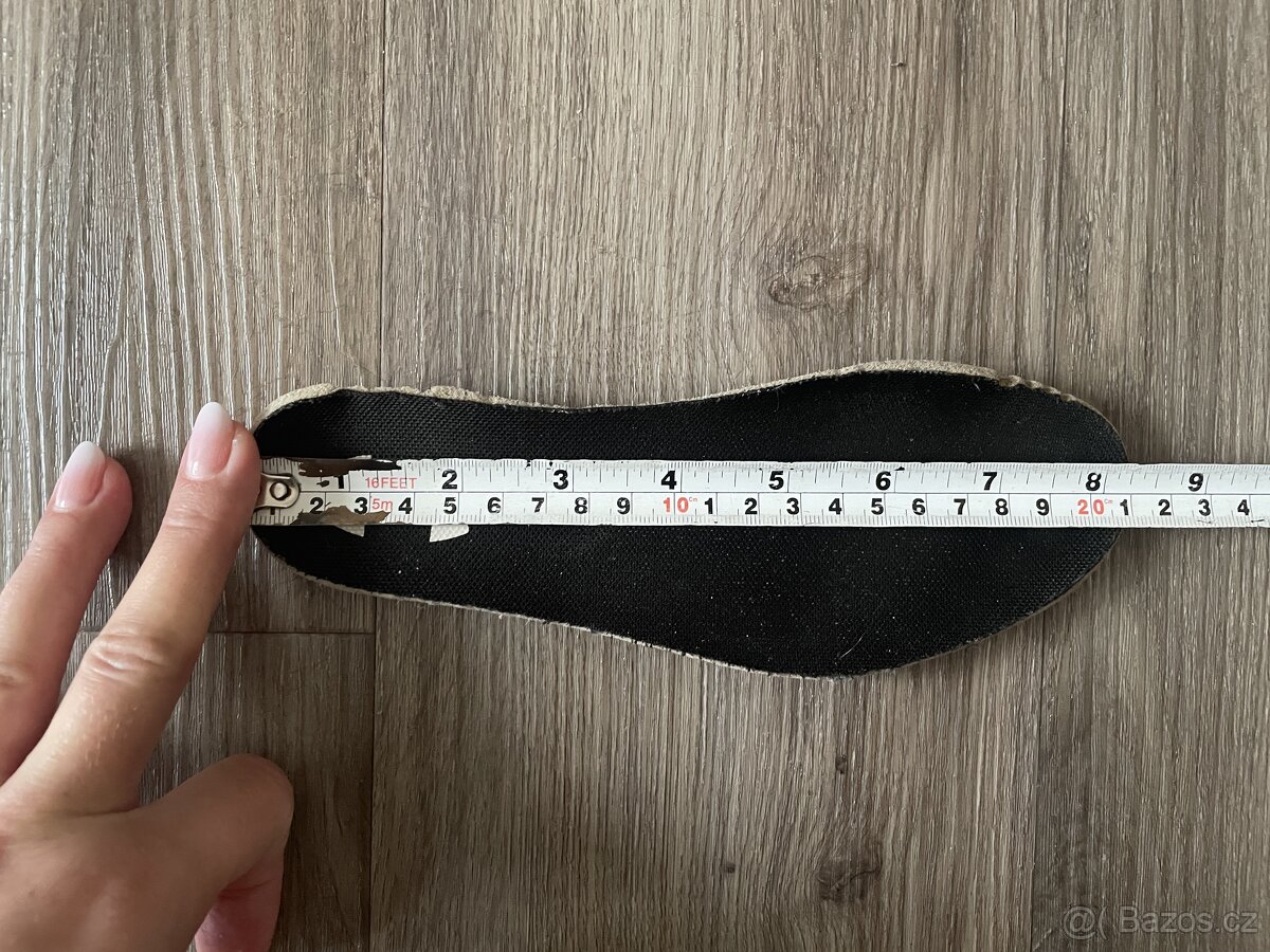 Tenisky Under Armour 31,5 - 8