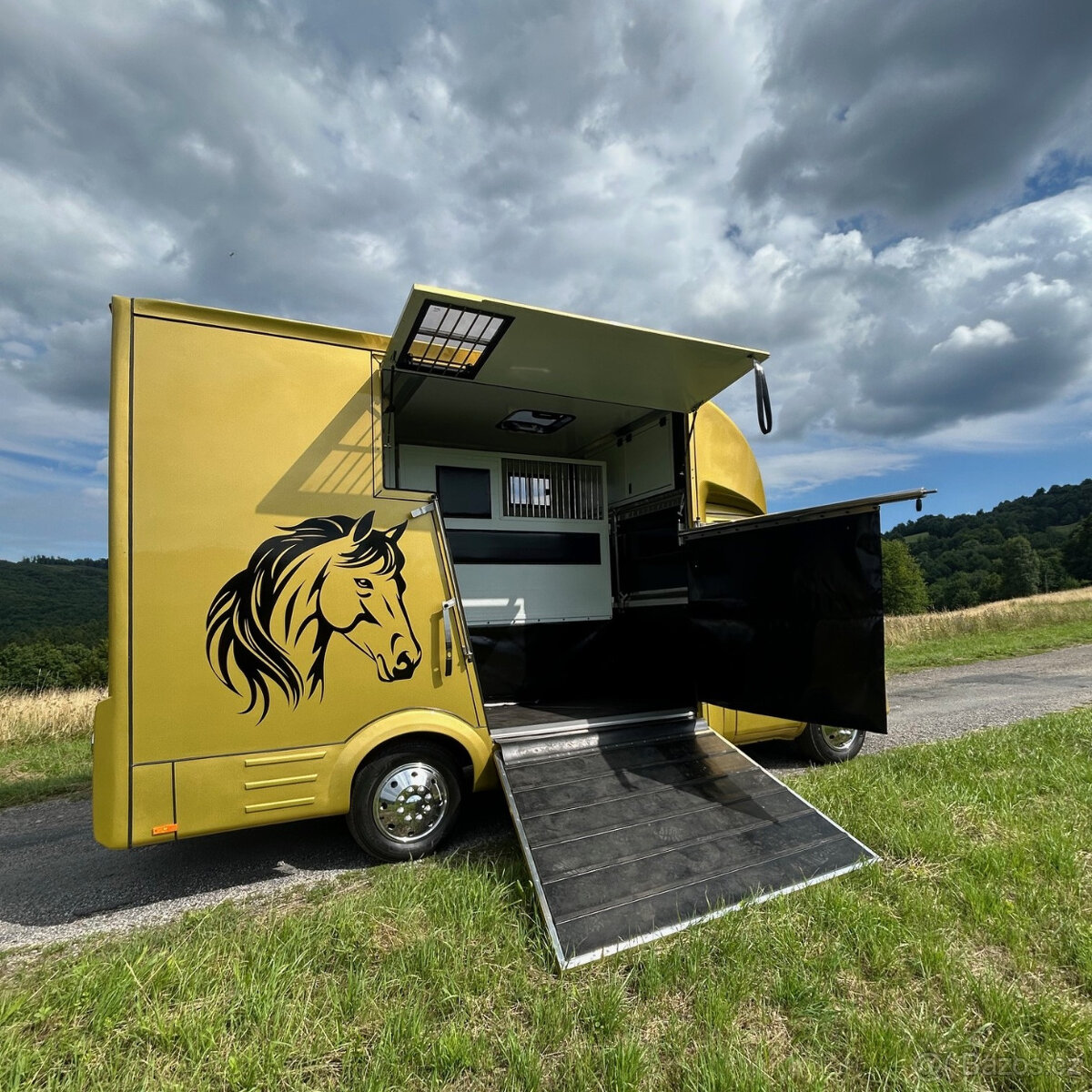 Predám prepravník na kone IVECO - 8