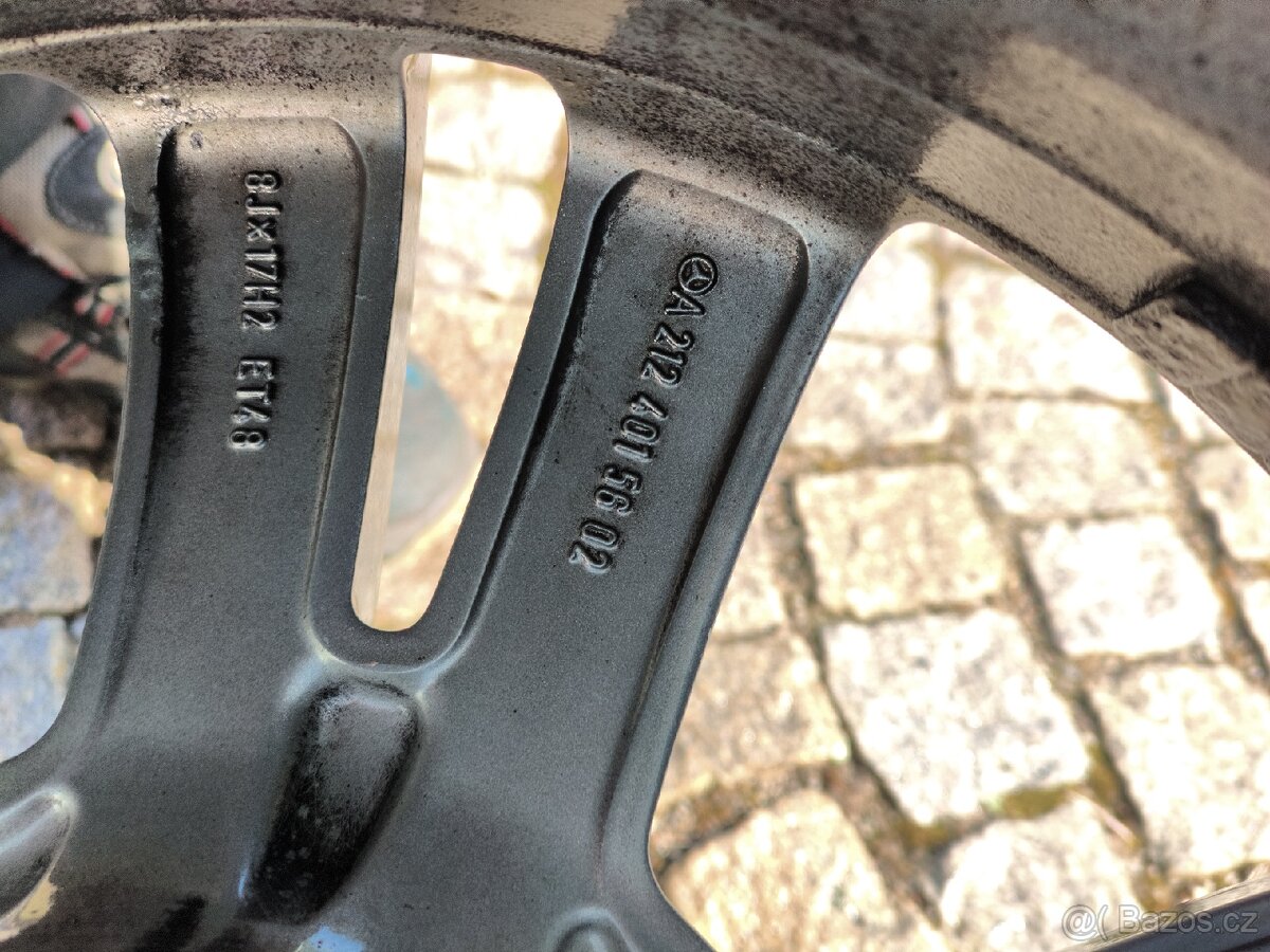 Pneu Mercedes Benz V 235/55R 17 - 8