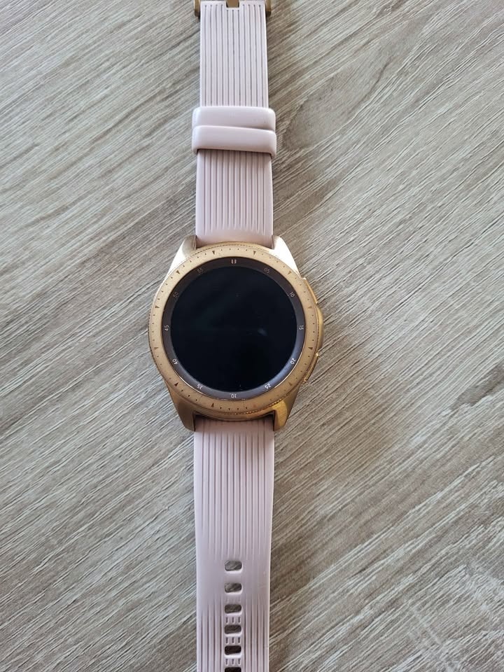 Samsung Galaxy Watch - 8