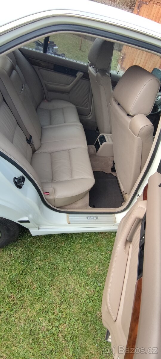 BMW E34 540i manuál - 8