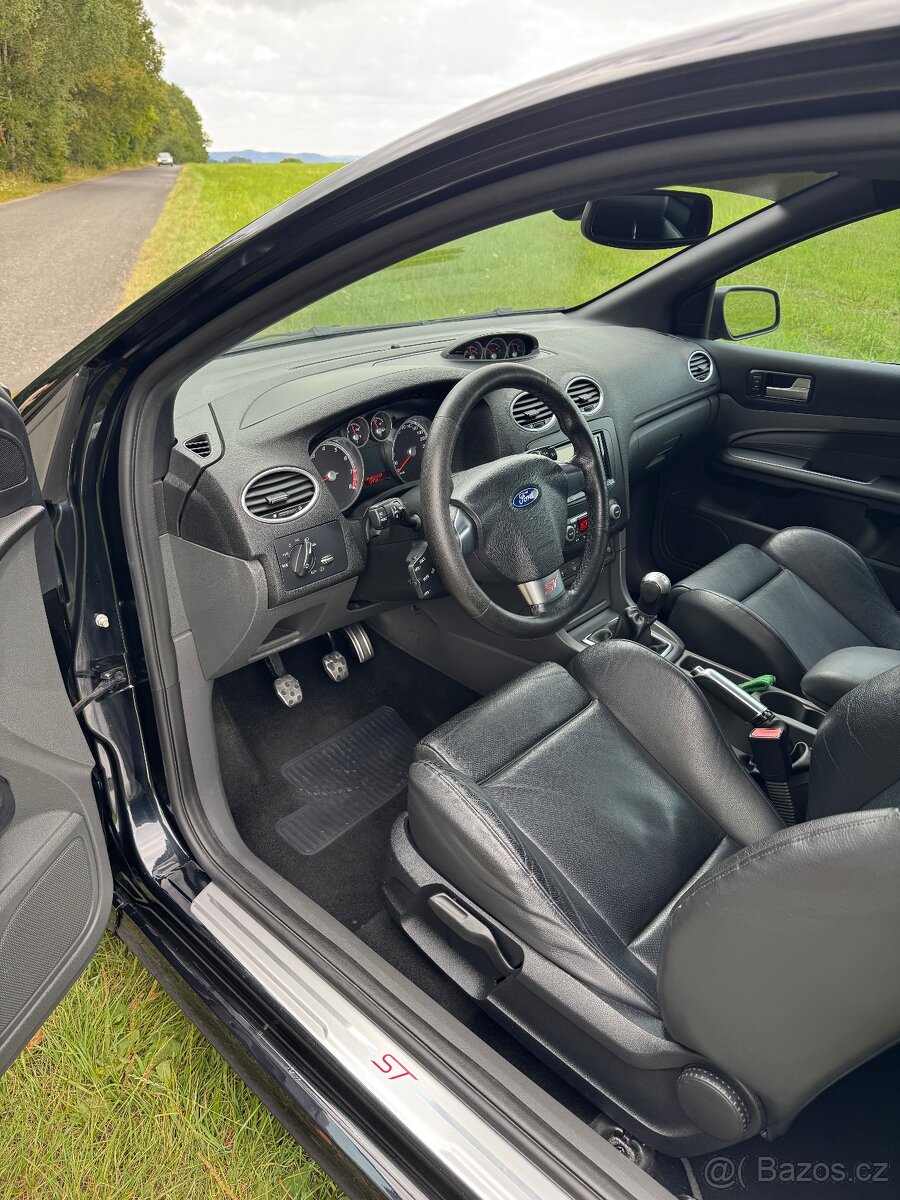 Ford Focus ST 2.5 Turbo 225 | Recaro - 8