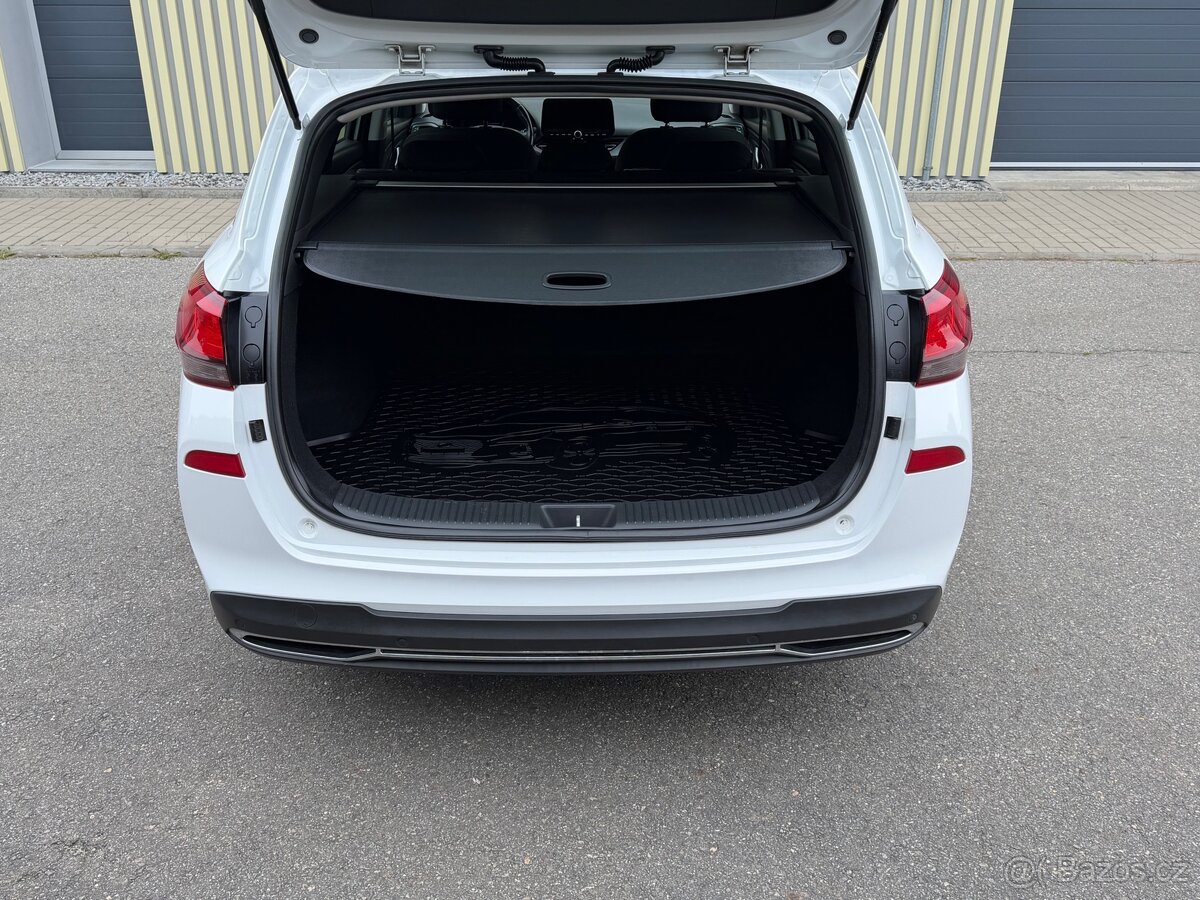 Hyundai i30 com. 1.6CRDi 85kW STYLE ZÁRUKA - 8