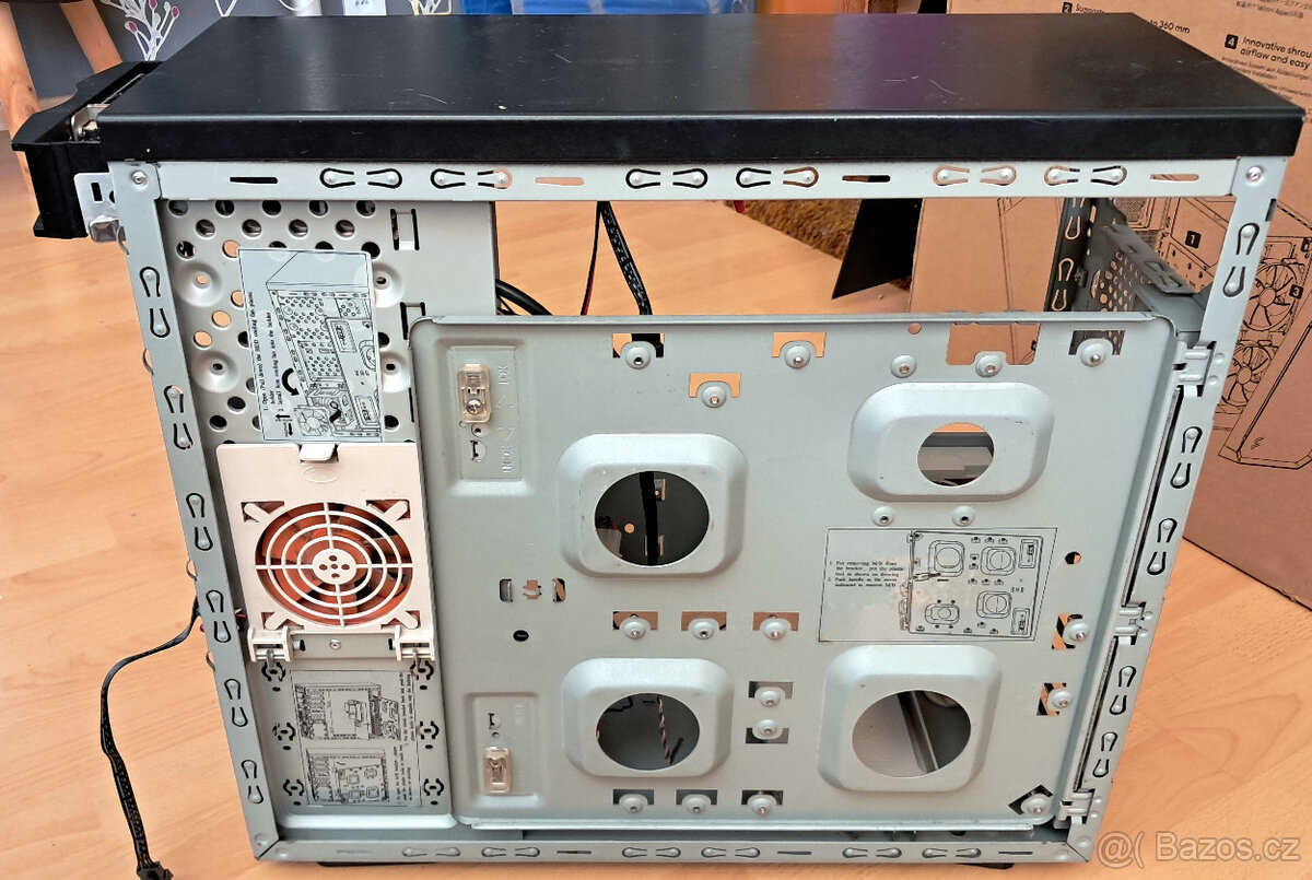 Case Thermatake xsaer III Skull - 8