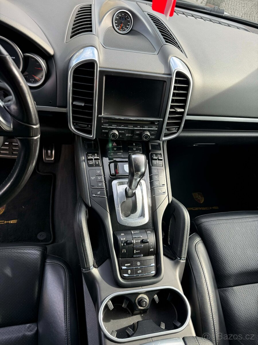 Porsche Cayenne - 8