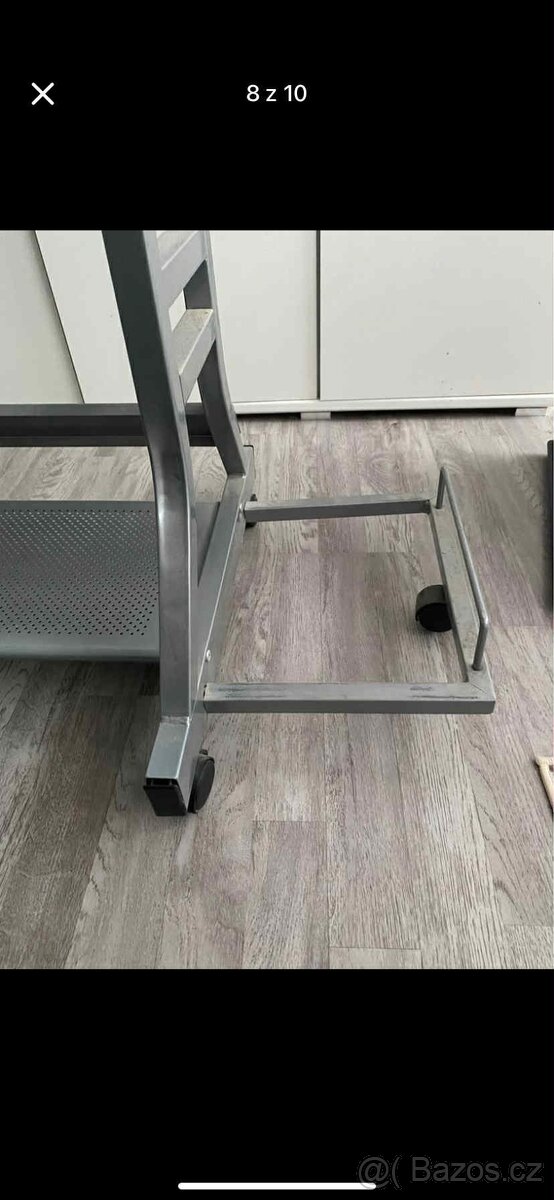 Počítačový stůl- za odvoz - 8