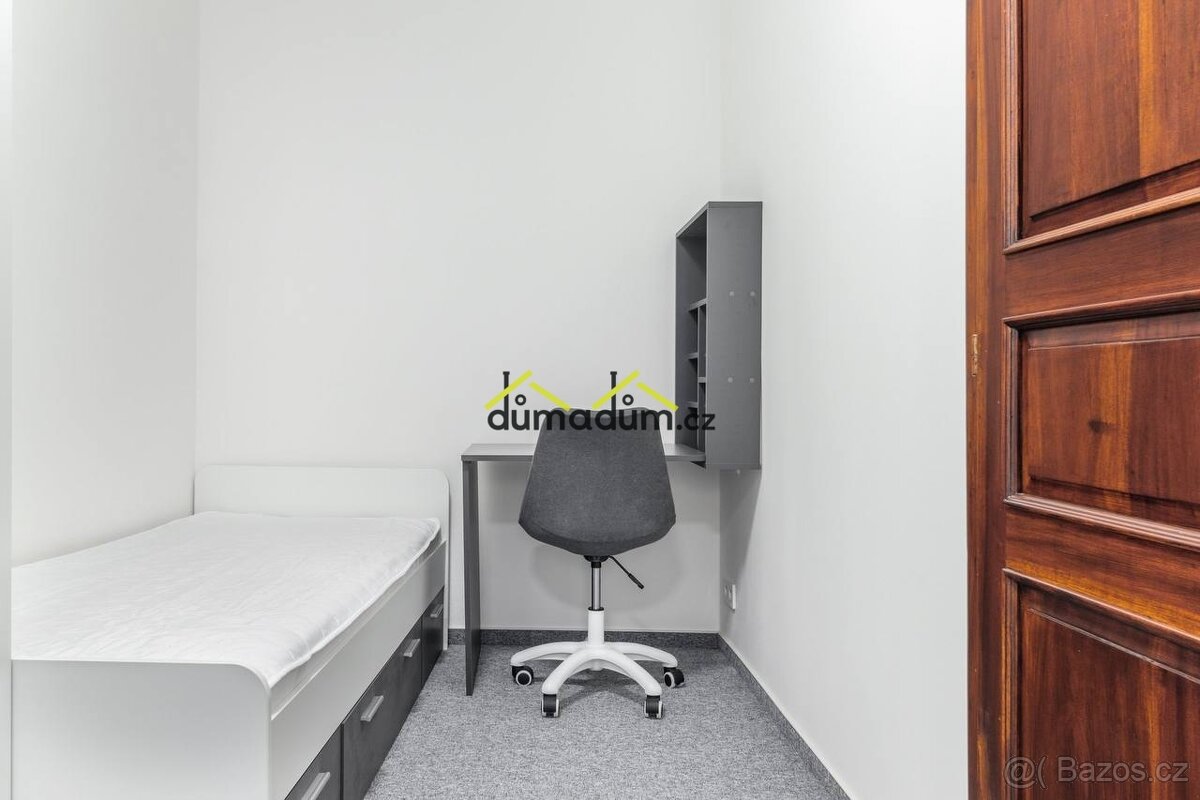 Nabízíme k prodeji atraktivní byt 5 + 1 - 8