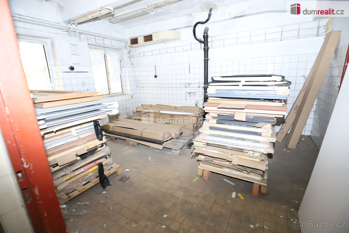 Komerční objekt vhodný na přestavbu na bytové jednotky ve vn - 8