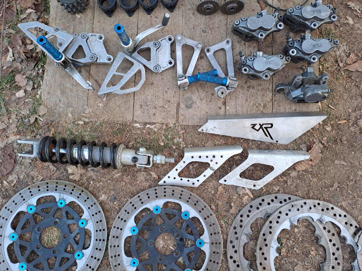 Dily Kawasaki ZXR 750J - 8