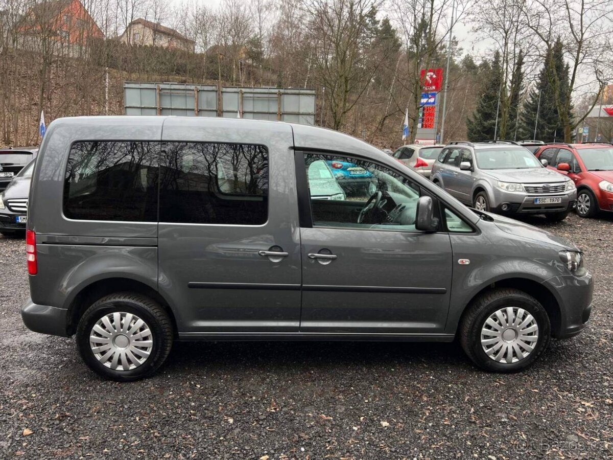 VW Caddy 1.2 TSI 77 kW 2x šoupačky 2011 klima serviska - 8