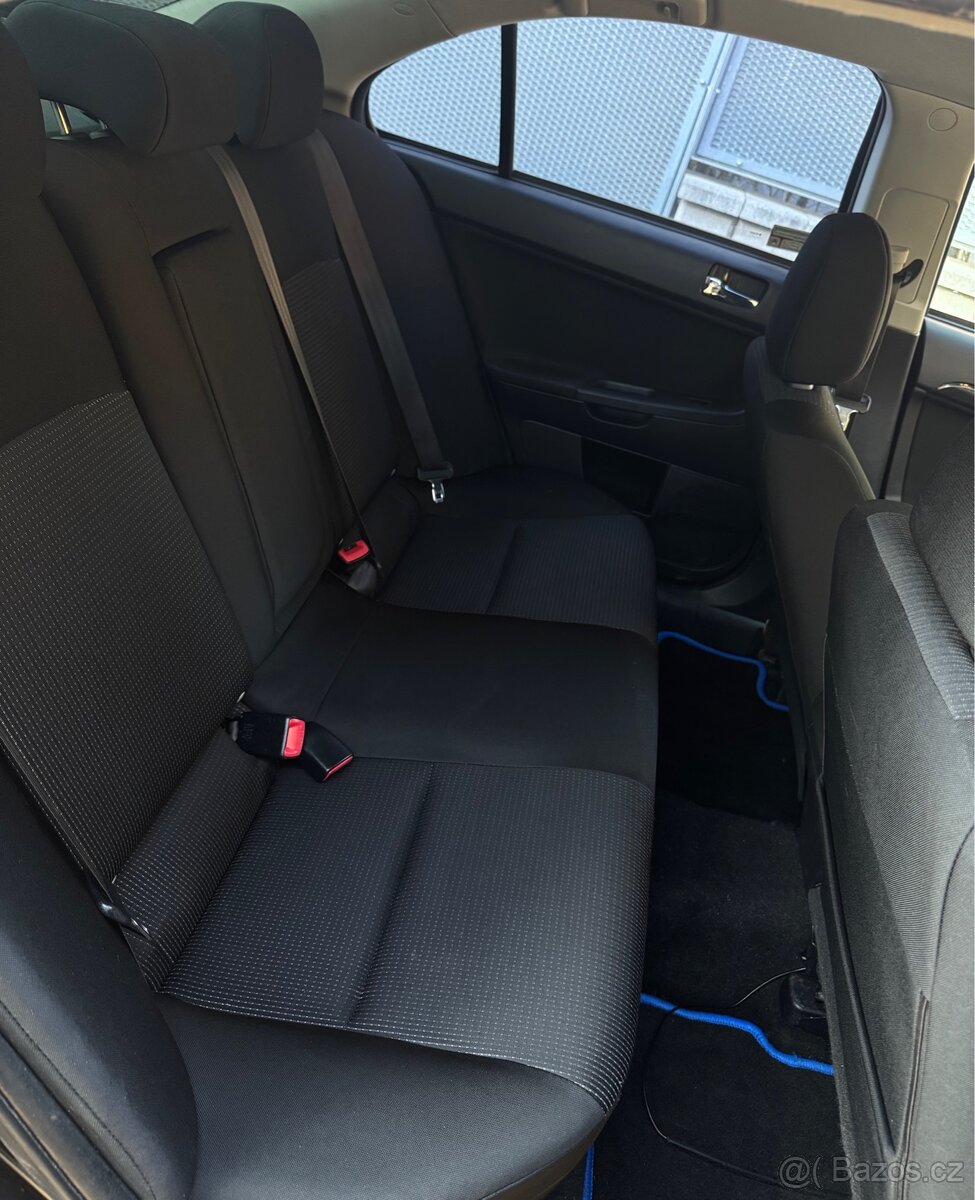 Mitsubishi Lancer - 8