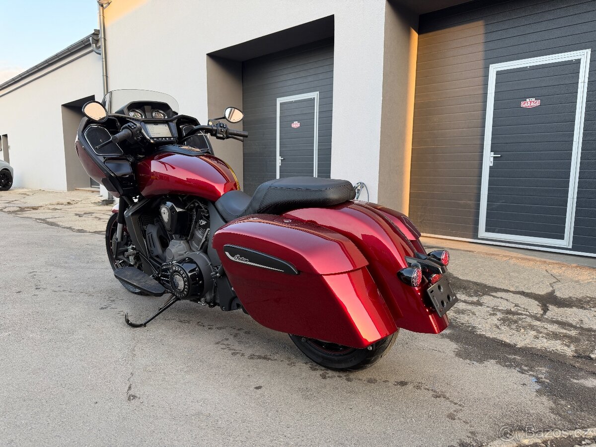 INDIAN CHALLENGER DARK HORSE CUSTOM - 8