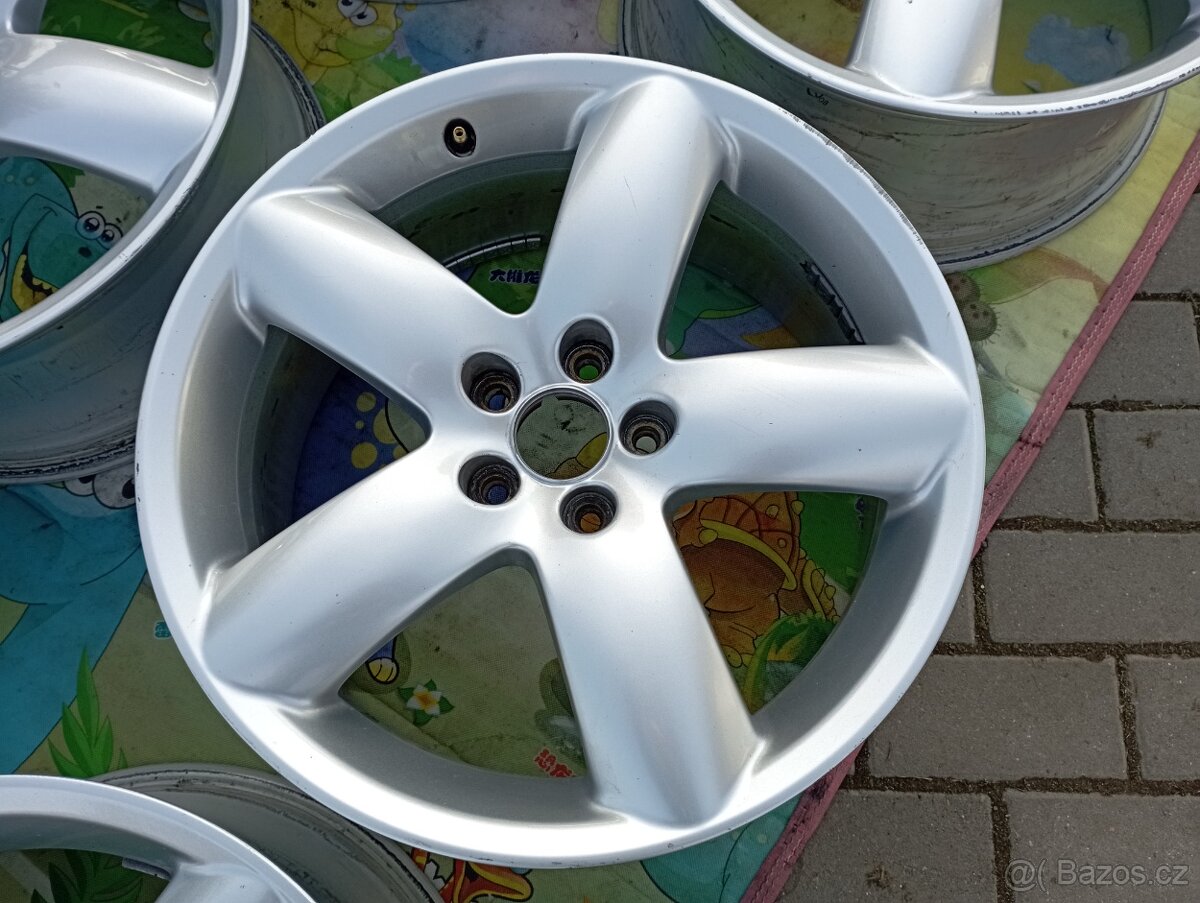 ALU kola 5x108R18 Peugeot 8Jx18CH ET 41 stř.65mm - 8