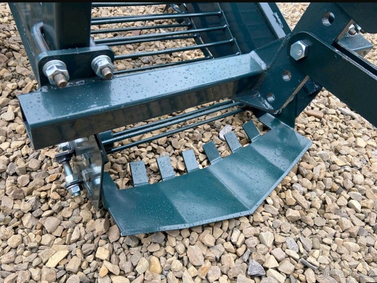 Jednořádkový vyorávač brambor s dopravníkem - 8