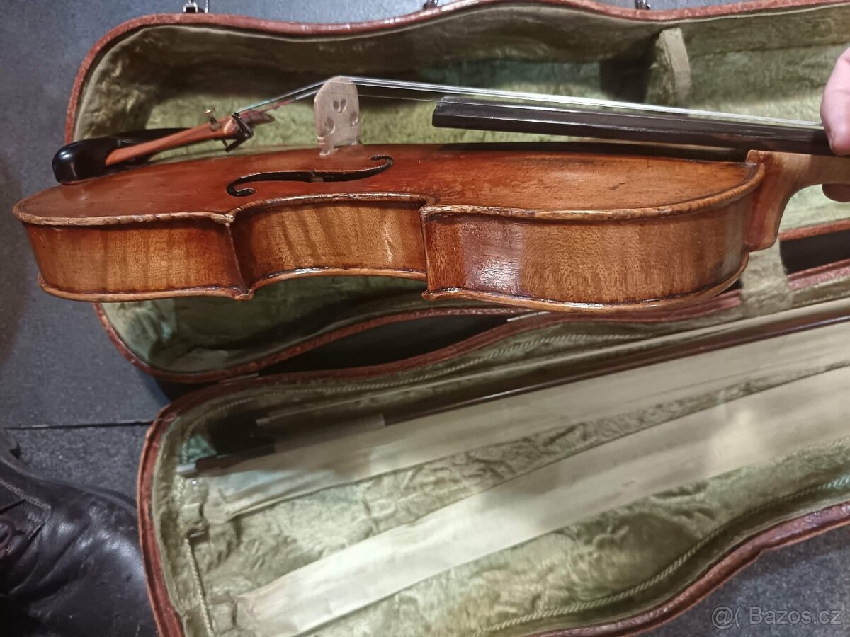 Starší housle - 8