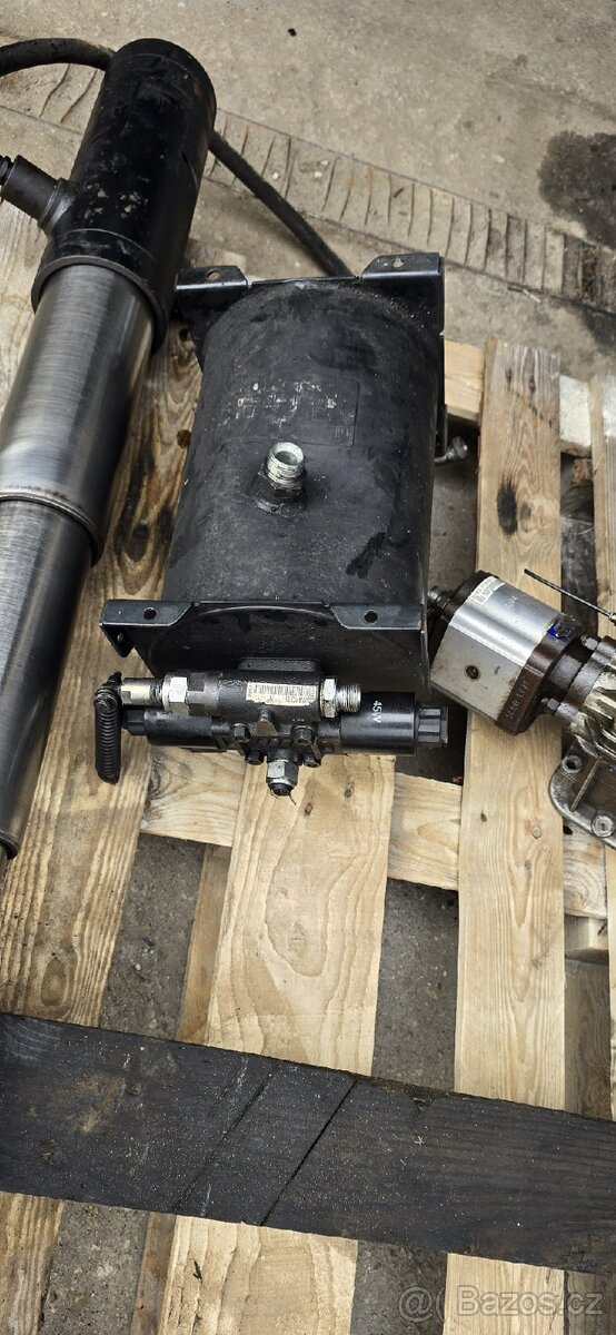 Hydraulika 3 stranný sklápěč. Teleskopický válec. - 8