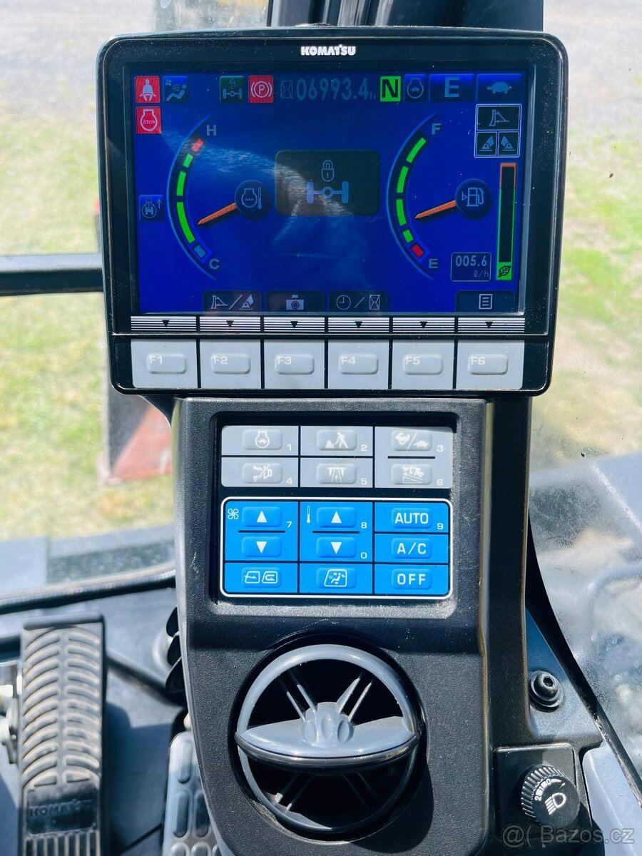 Kolové rypadlo Komatsu PW148-10 - 8