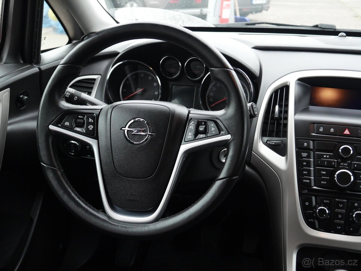 Opel Astra 1.4 T , 103 kW benzín, 2012 - 8