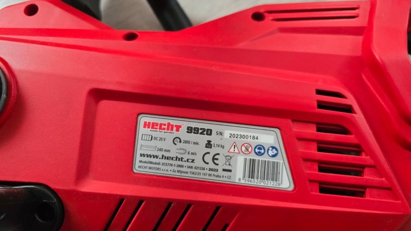 Akumulátorová řetězová pila HECHT 9920 - 8