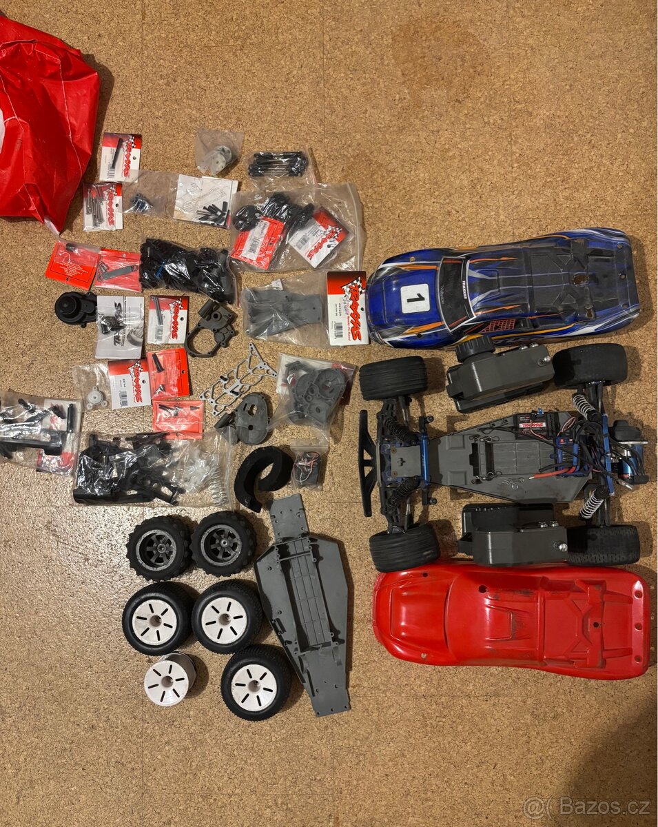 Traxxas Rustler VXL - 8