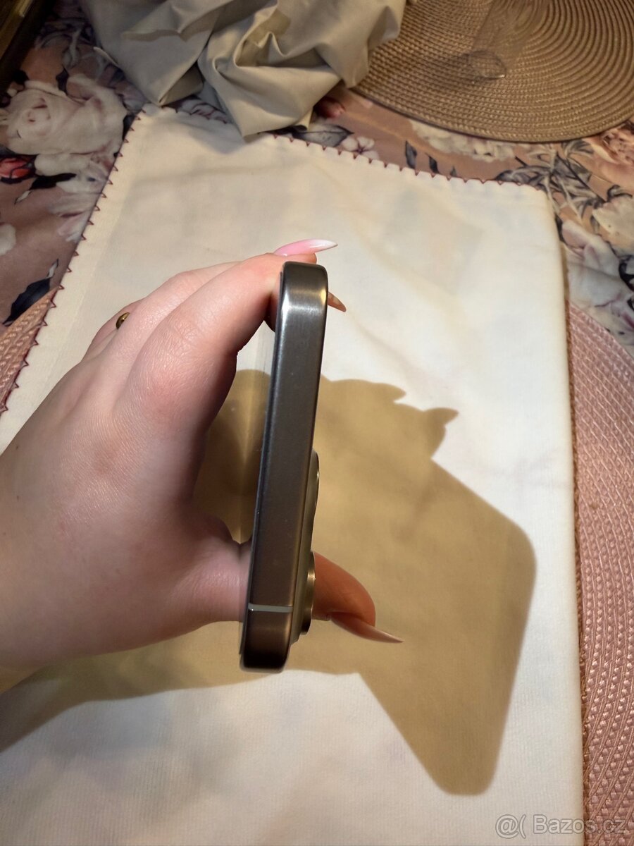 Prodám Apple iPhone 15 Pro Max 256 GB - 8
