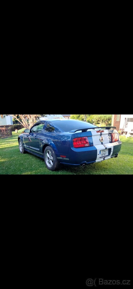 Ford Mustang 4.6 V8 - 8