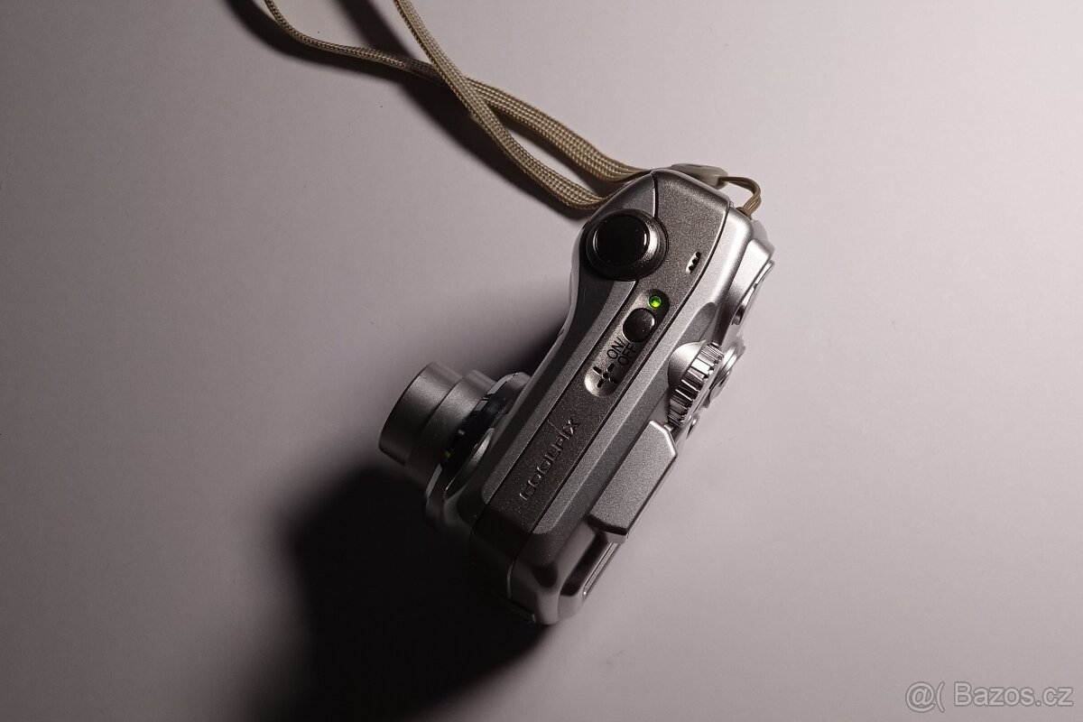 Nikon Coolpix 3200 - 8