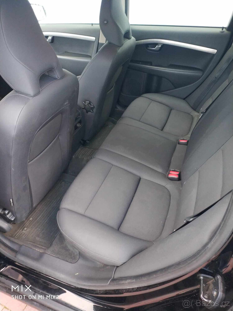 Volvo V70 manuál 2.0D - 8