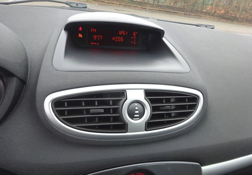 Renault Clio 1.2i r.v.2012 (55 kw) 1.Majitel - 8