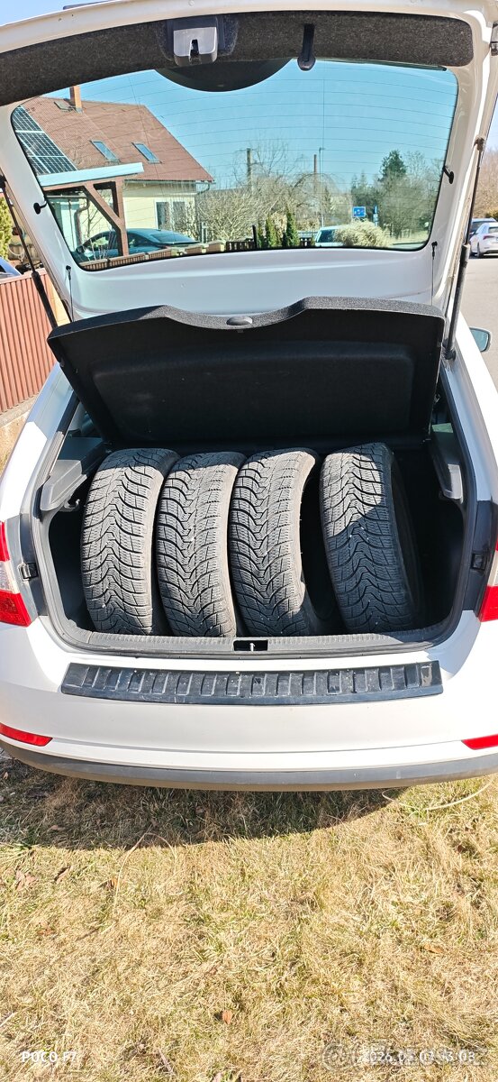 Prodám Škoda Rapid Spaceback 1.2 TSi - 8