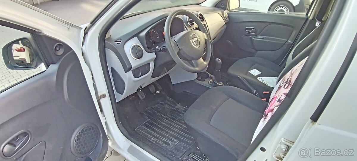 Dacia logan - 8