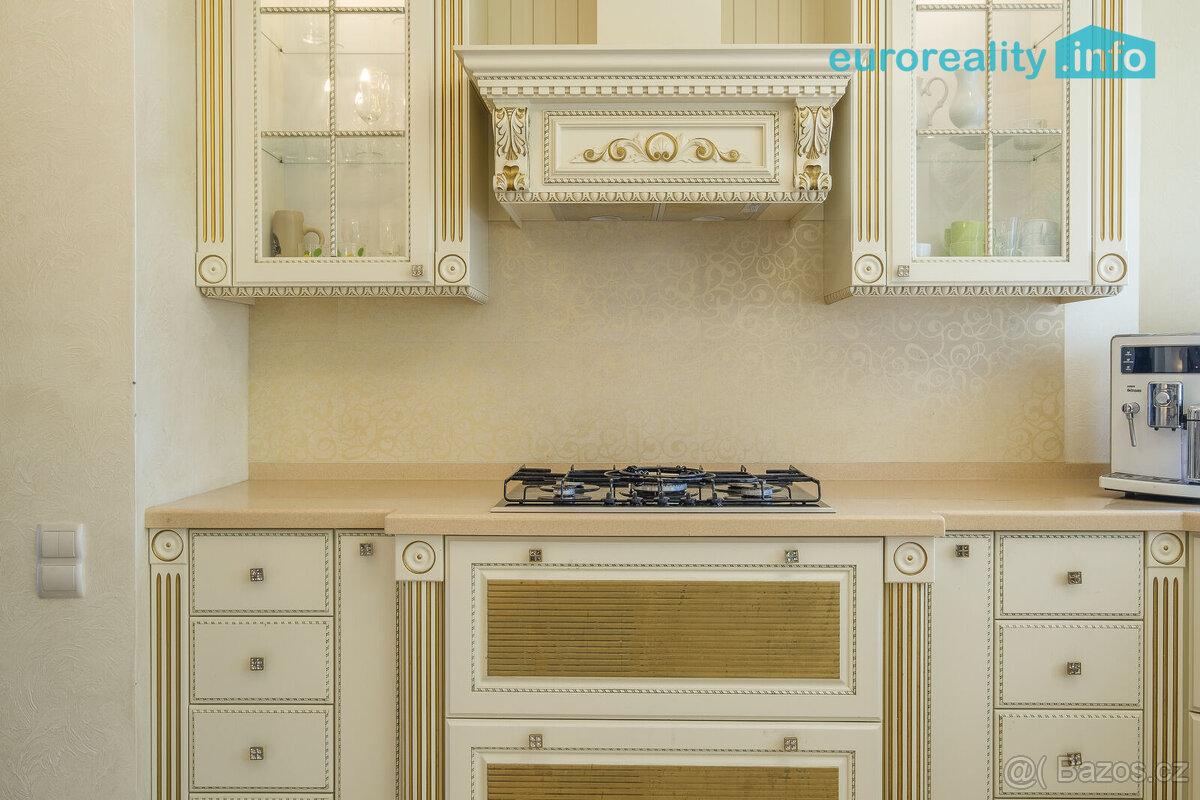 Prodej, rodinný dům, 314 m2, Karlovy Vary - Mezirolí - 8