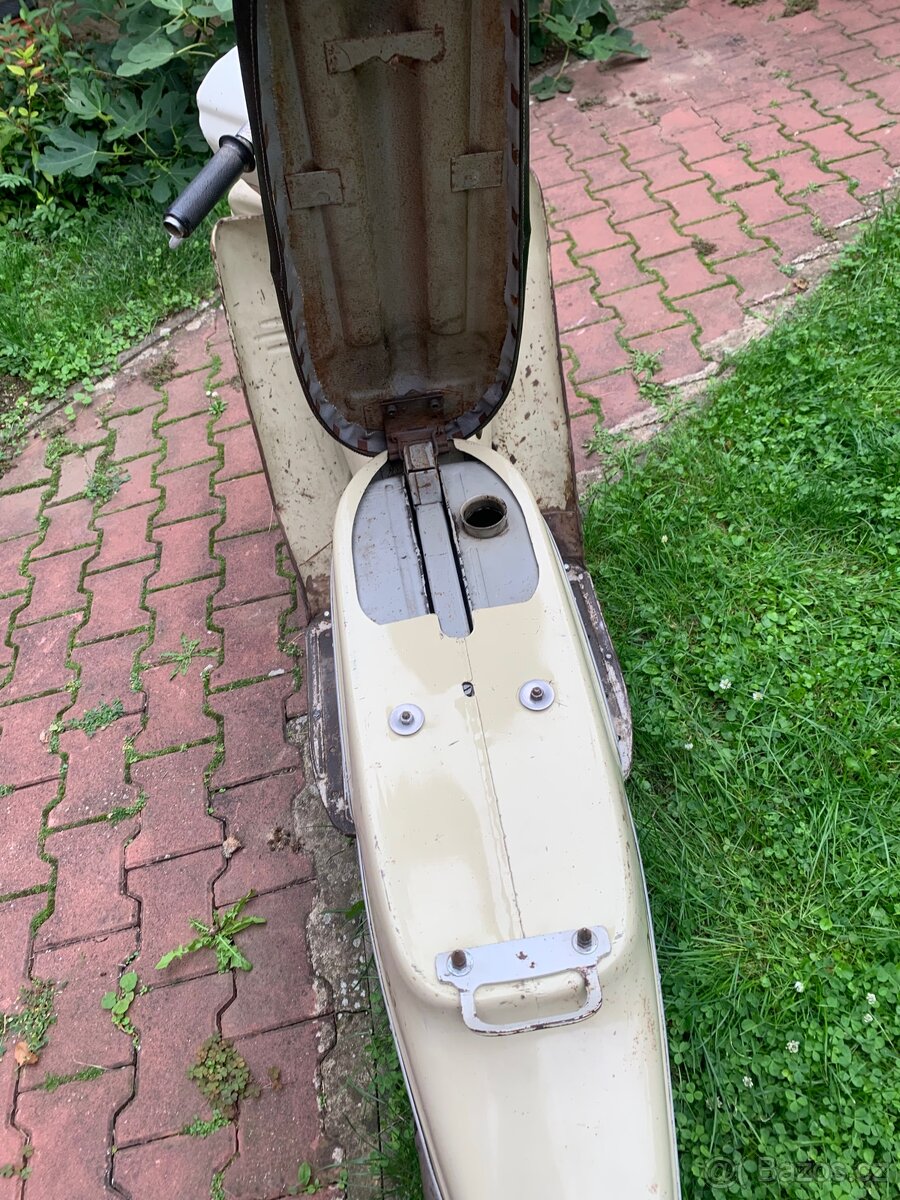 Jawa pionýr 50/20 slonová kost - 8