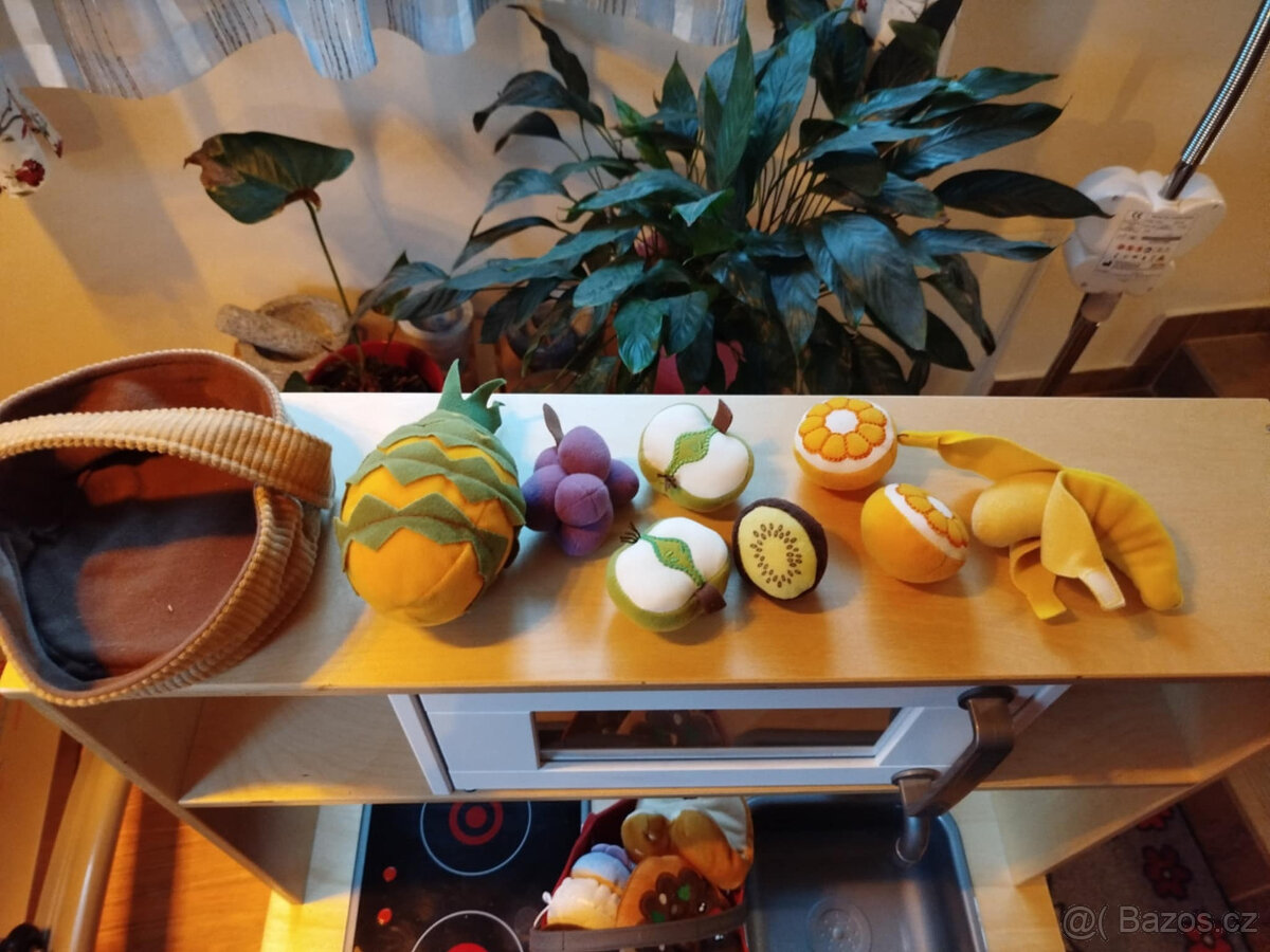 Kuchyňka s bohatým příslušenstvím - 8