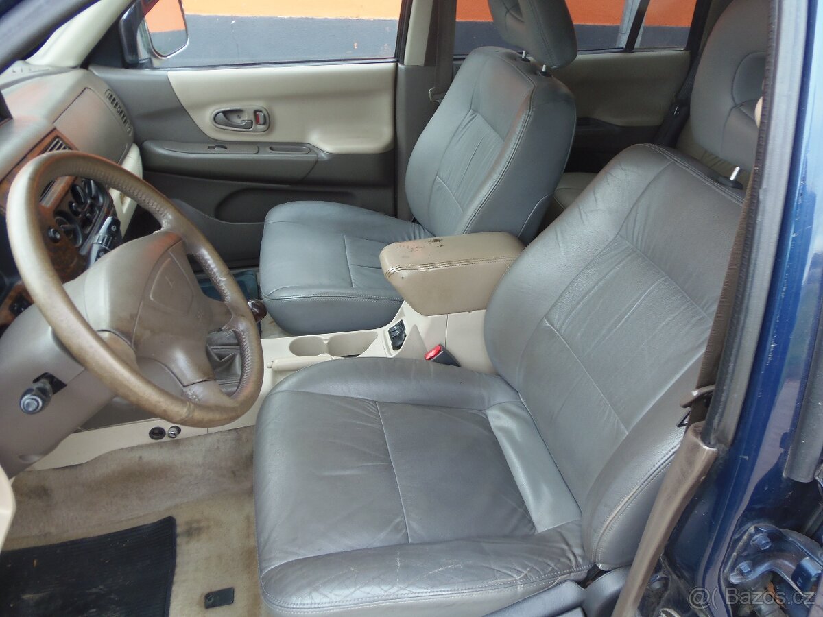 Mitsubishi Pajero Sport 2.5 TD 4x4 tažné 2.8t ČR původ - 8