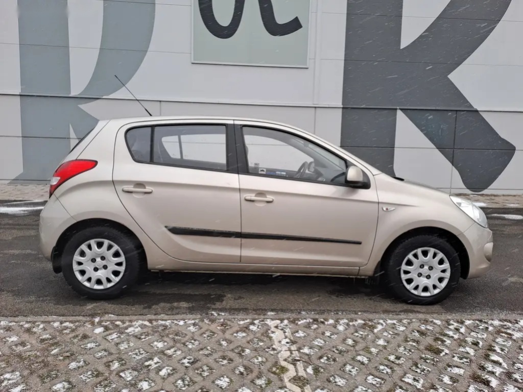Hyundai i20, 1.2i 57KW 2.MAJ NOVÁ STK - 8