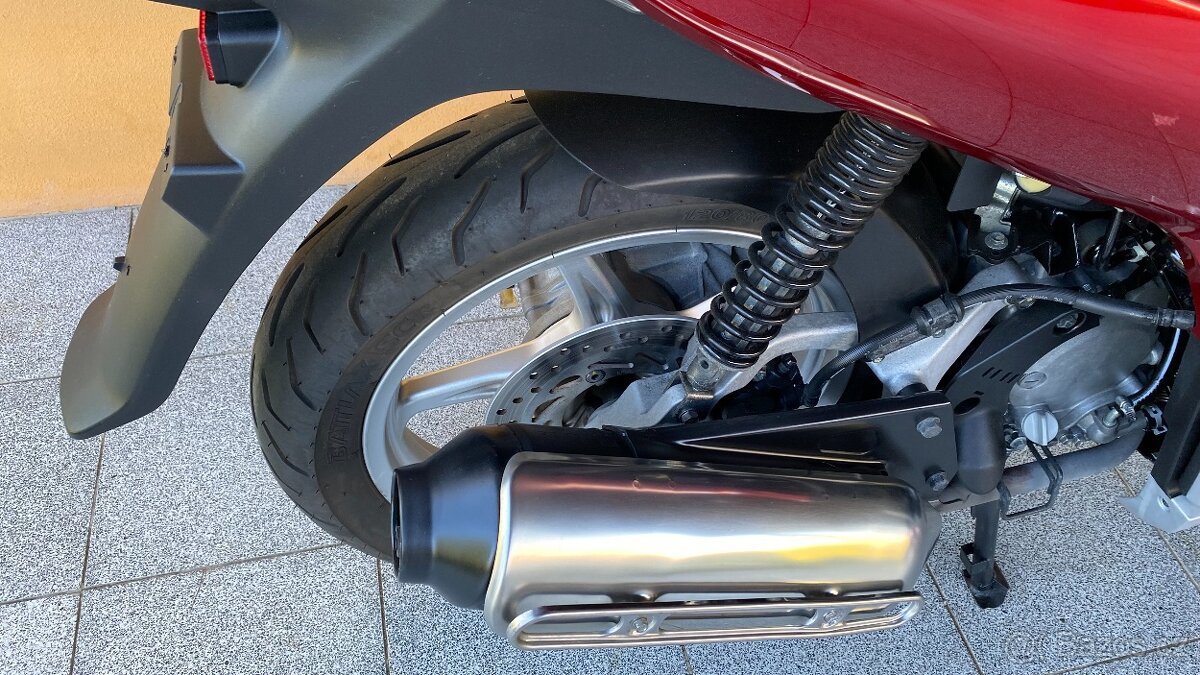 Honda SH 125i / po 1.majiteli / 2x klíč /nové pneu/ serviska - 8