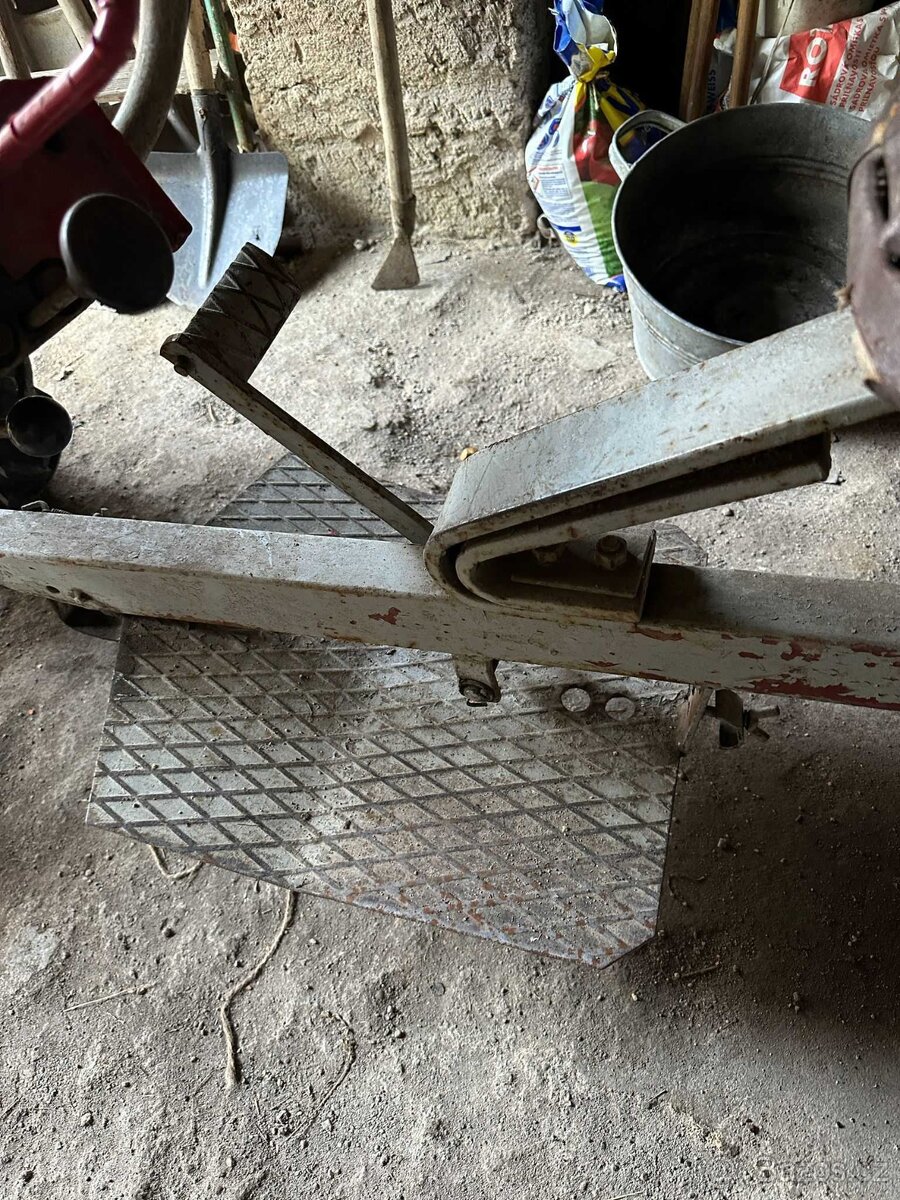 Malotraktor TJ-5 s valníkem - 8