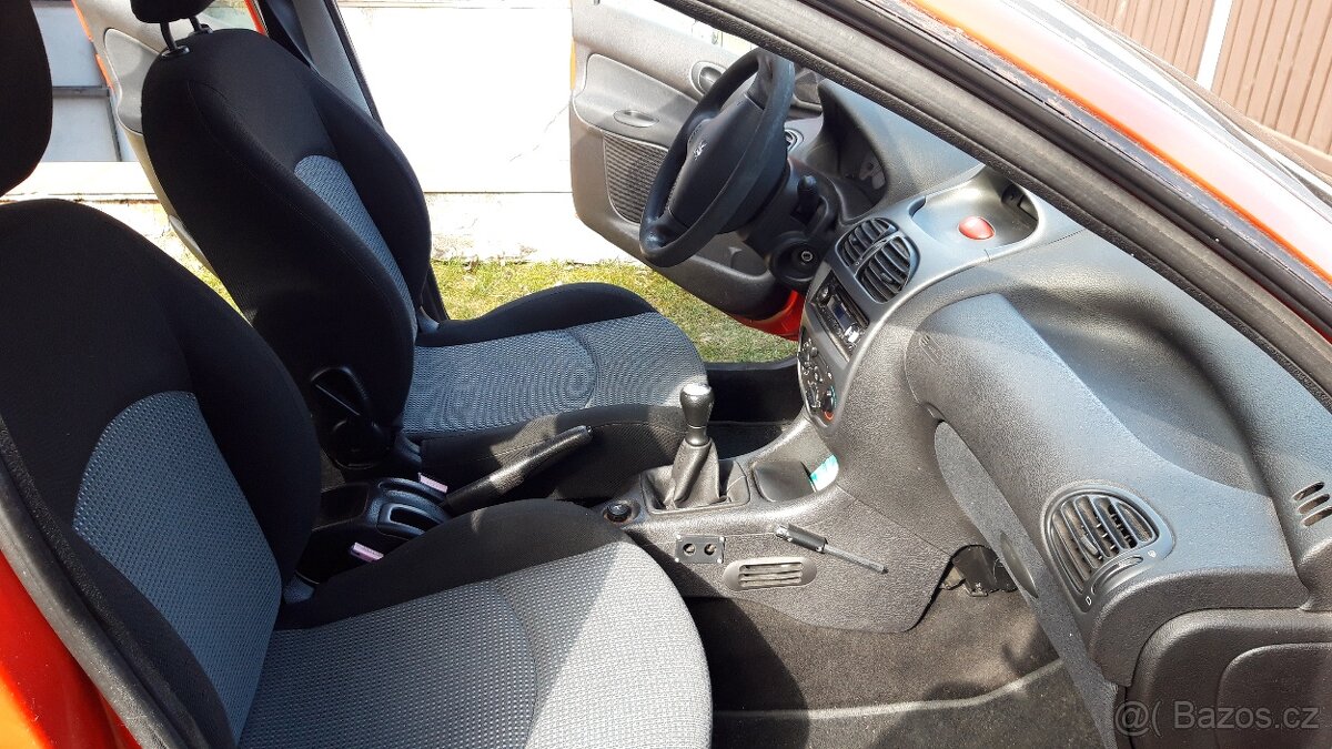 Servisované auto s historií - 8