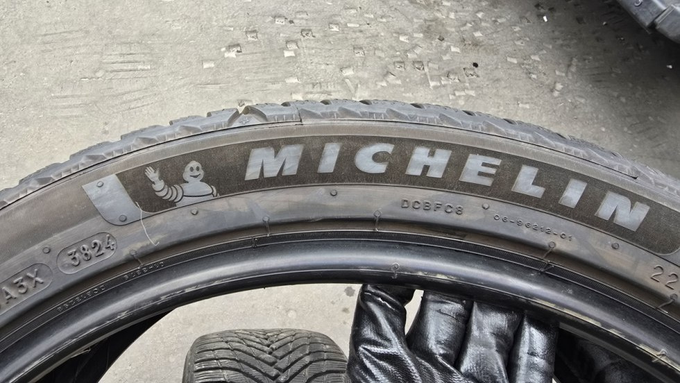 Zimní pneu 225/45/18 Michelin - 8