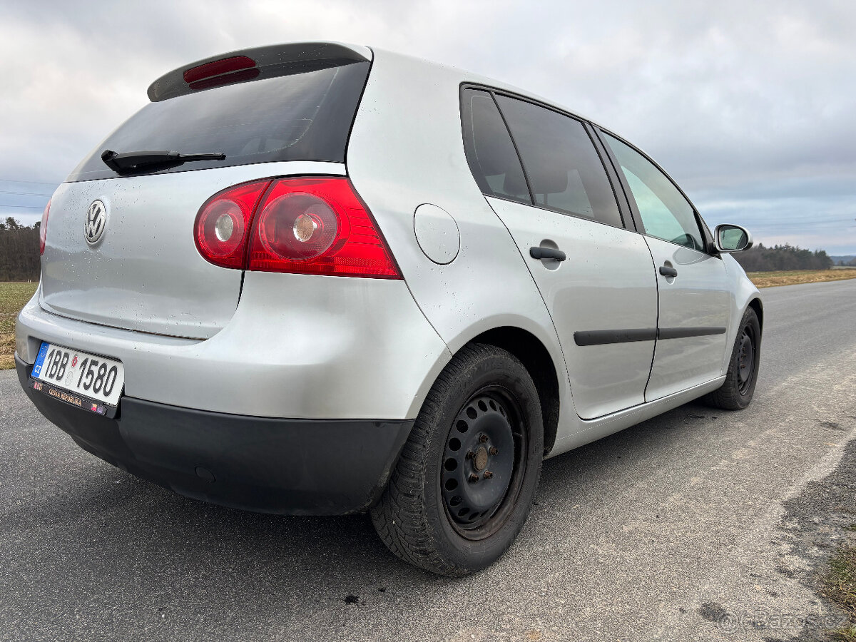 Volkswagen Golf V - 8