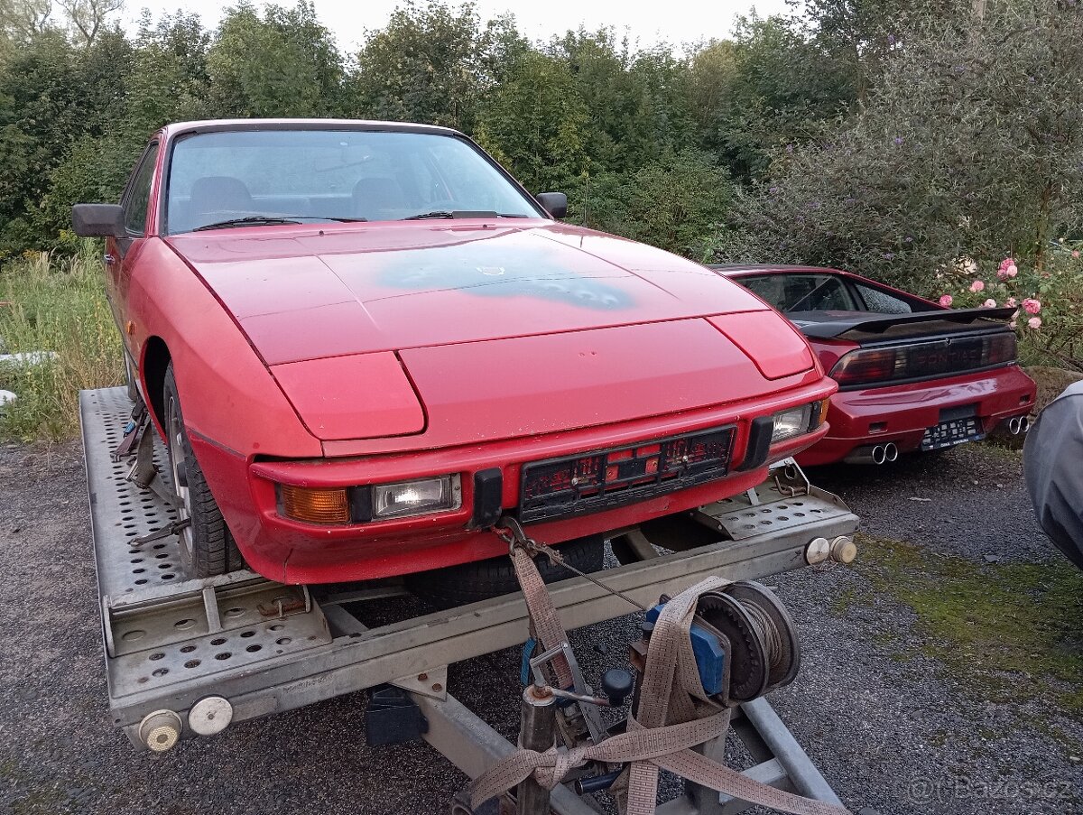Porsche 924 - 8