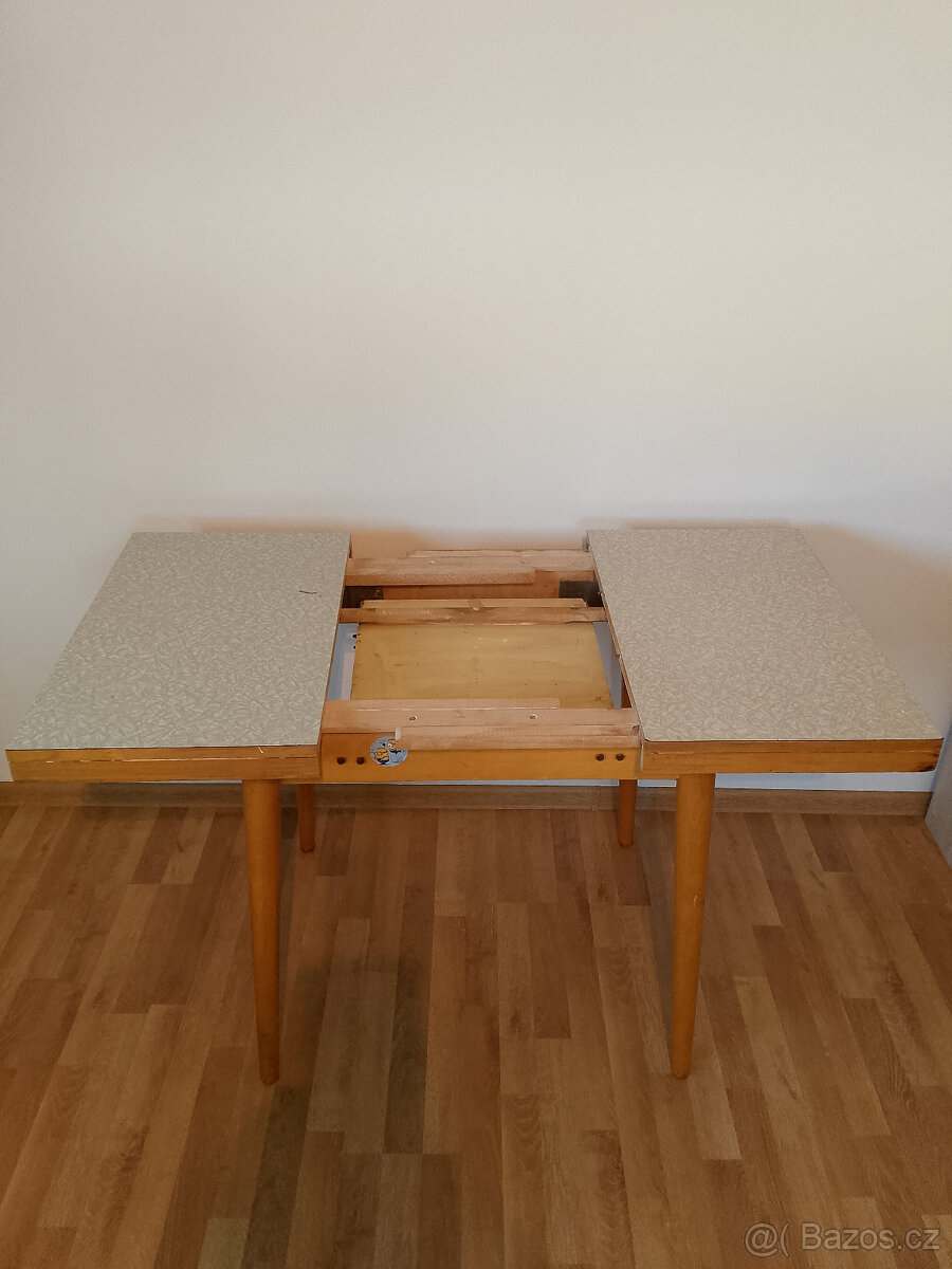 DŘEVĚNÉ RETRO STOLKY - 8