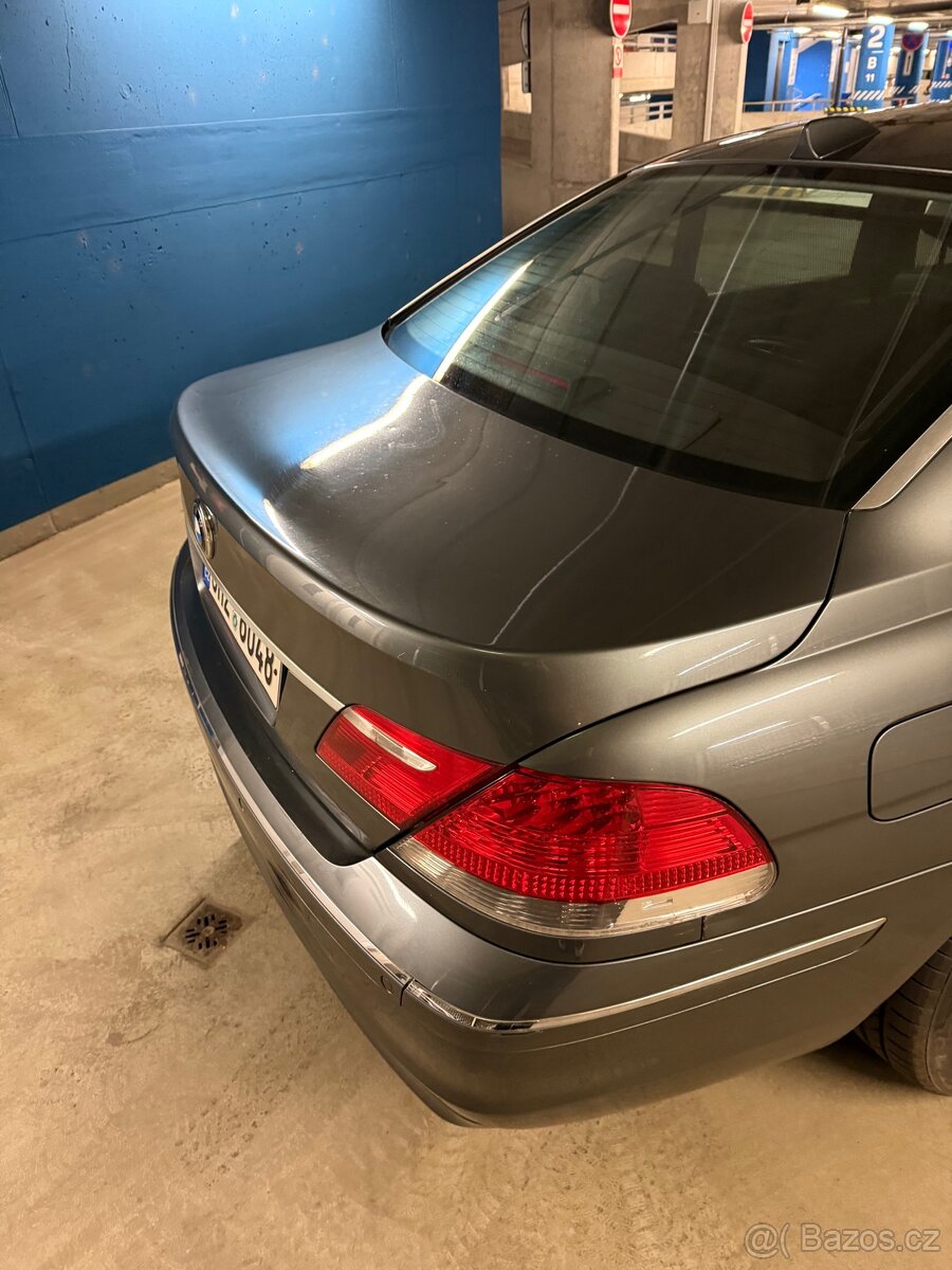 BMW 750Li - E65 V8 - 8