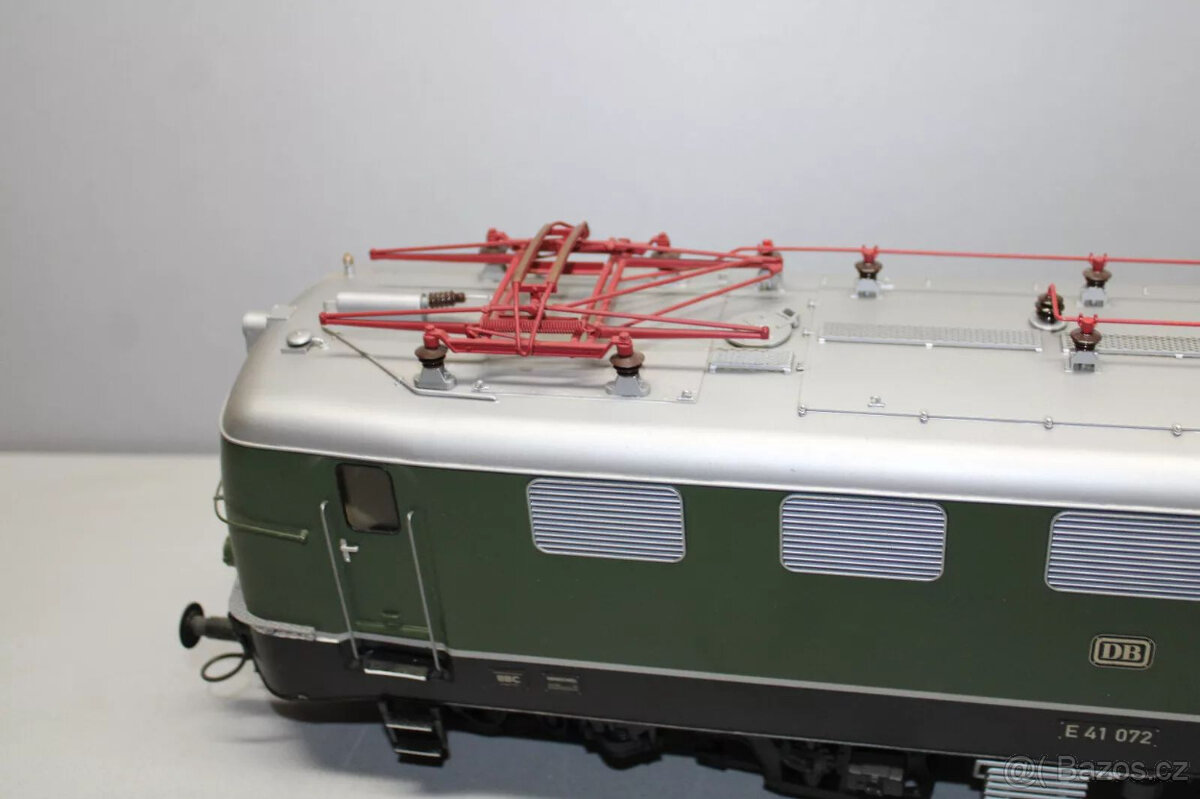 Digitální elektrická lokomotiva Kiss 245111 DCC řady E41 072 - 8