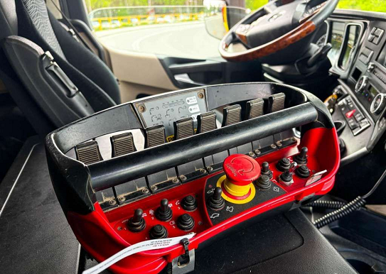 Mercedes-Benz Actros 2543 6x2 - valník s hydraulickou rukou - 8